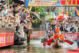 库里：会根据今天的训练状况和今晚的复健情况决定回归赛场的时间